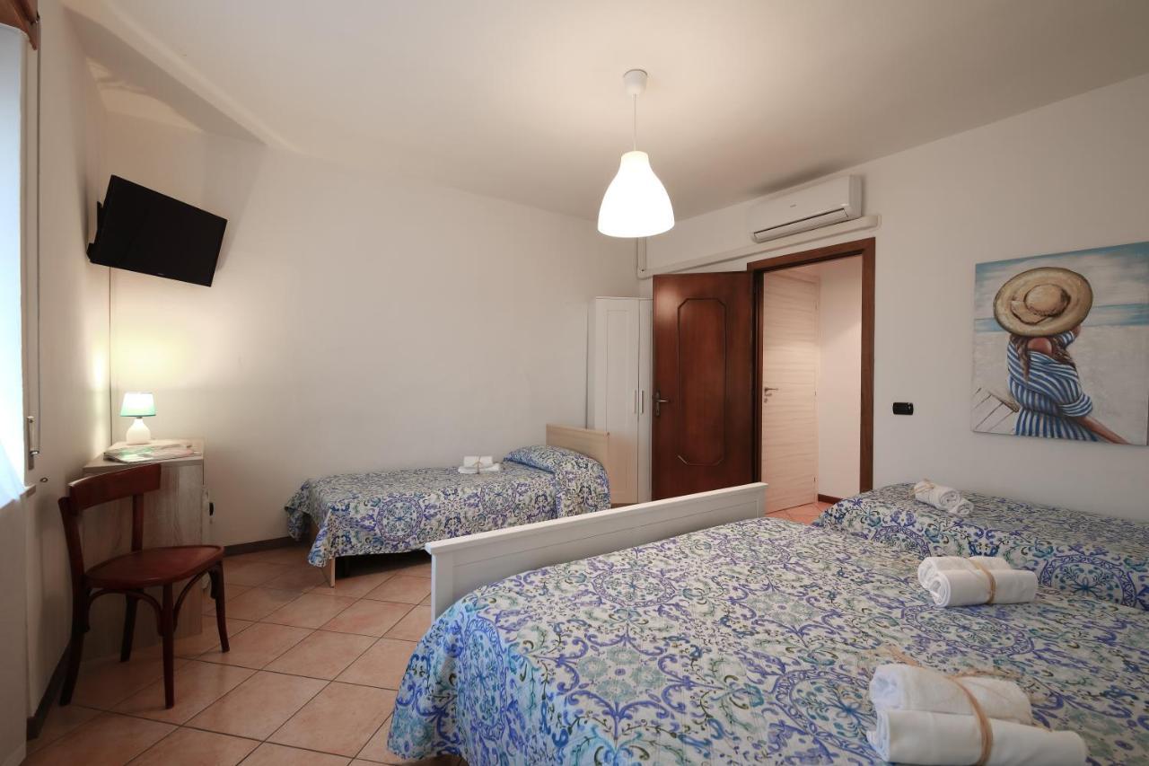 Ingarda Rooms Cavalcaselle Esterno foto