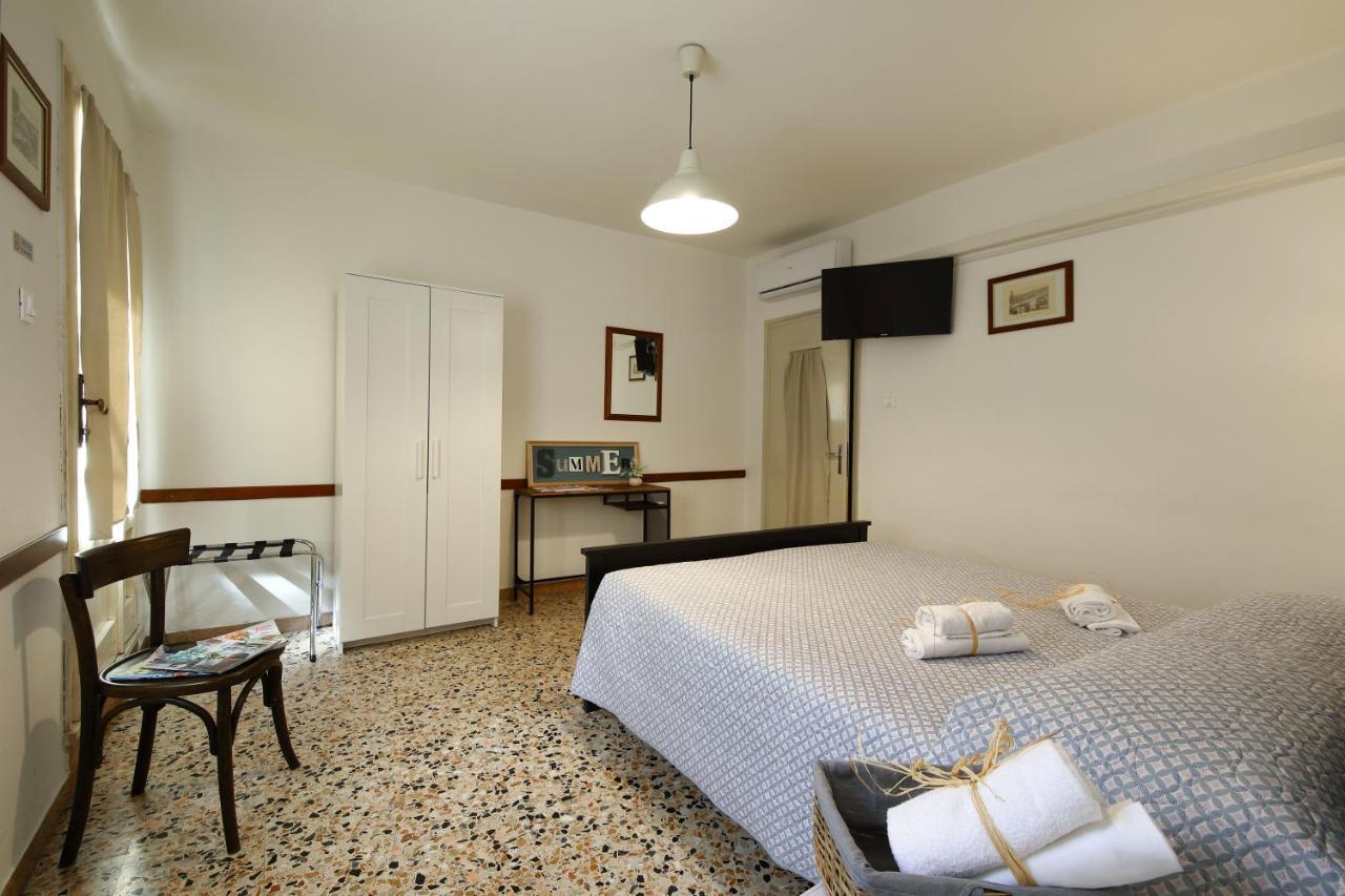 Ingarda Rooms Cavalcaselle Esterno foto