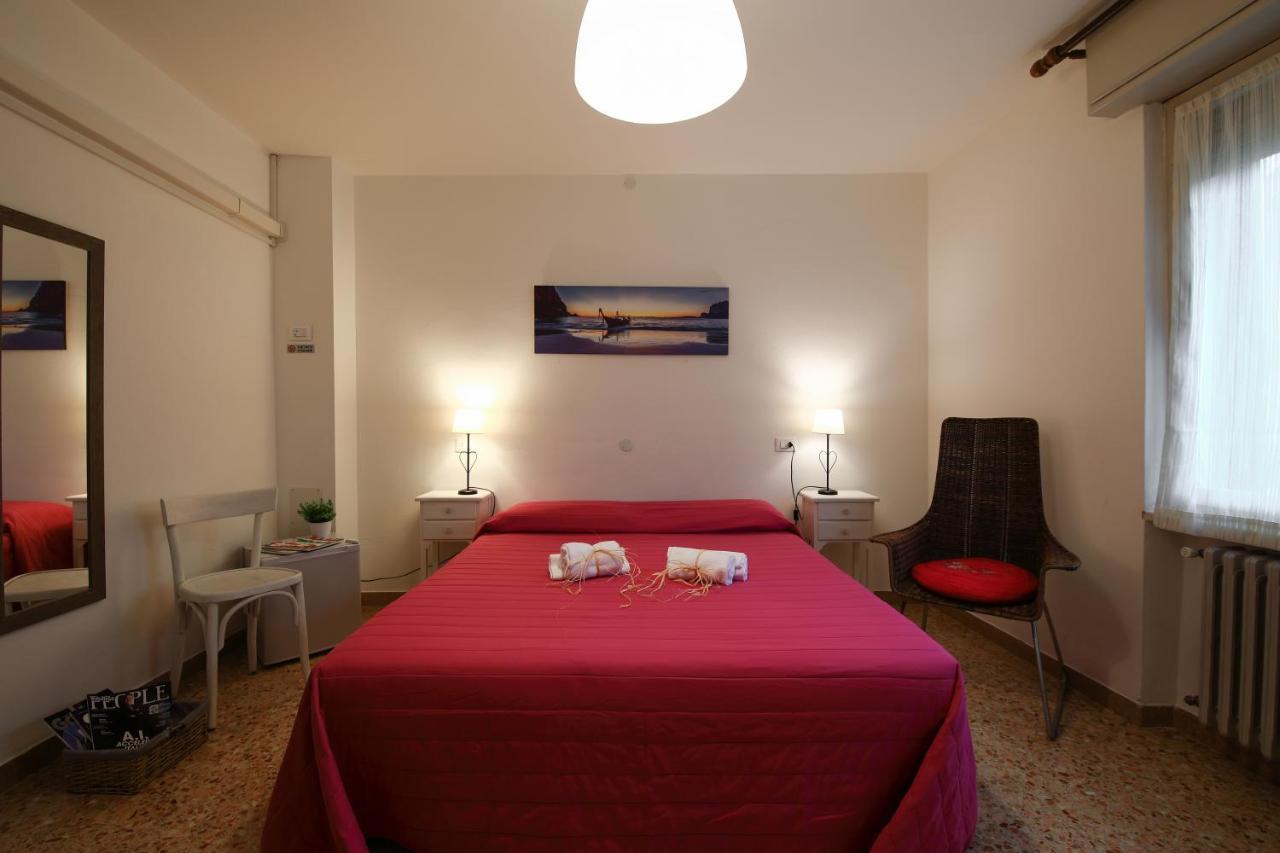 Ingarda Rooms Cavalcaselle Esterno foto